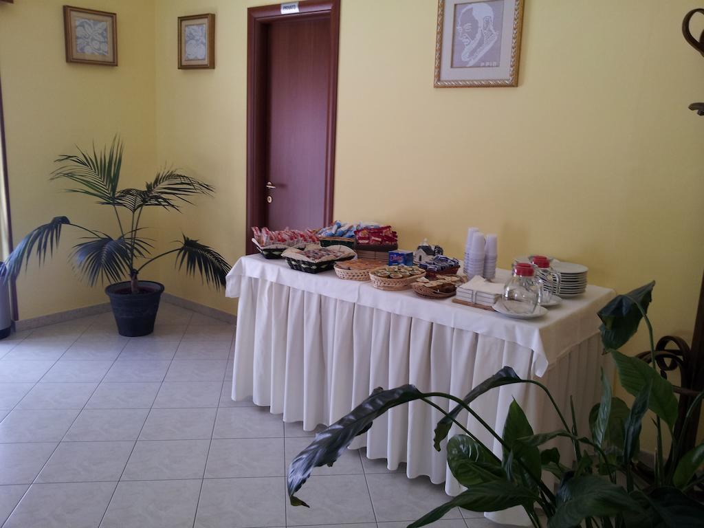 Holiday B&B Vico Del Gargano Ngoại thất bức ảnh