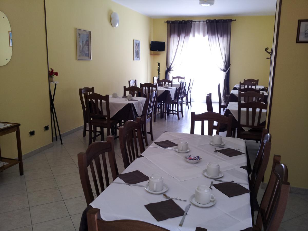 Holiday B&B Vico Del Gargano Ngoại thất bức ảnh