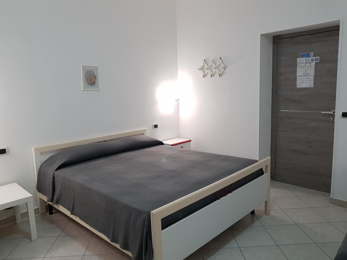 Holiday B&B Vico Del Gargano Ngoại thất bức ảnh