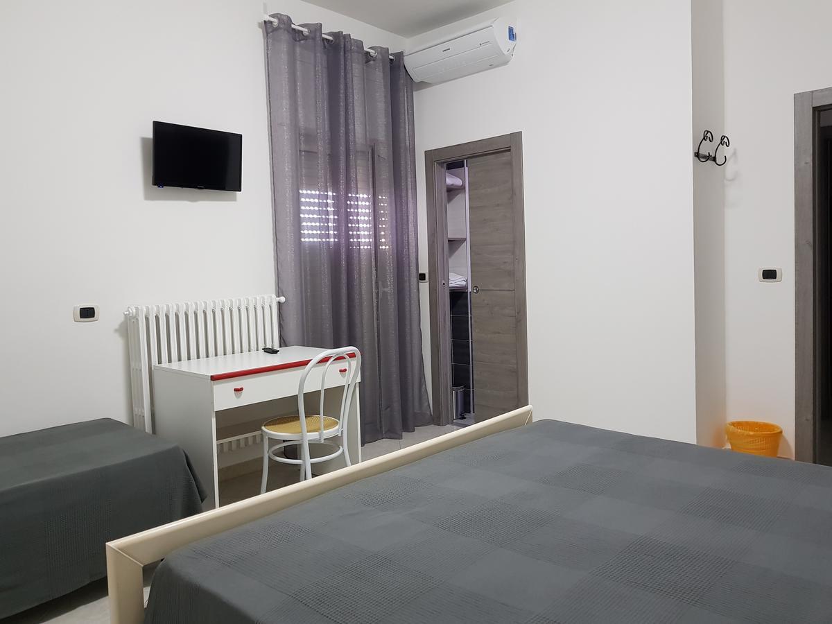 Holiday B&B Vico Del Gargano Ngoại thất bức ảnh